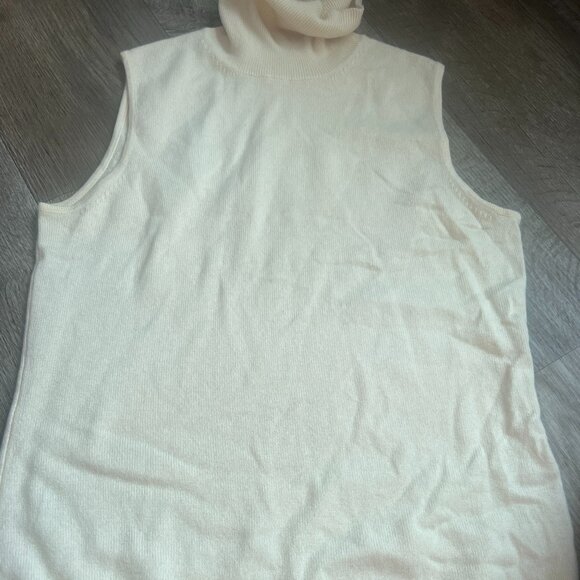 Saks Fifth Avenue cashmere top - Picture 1 of 7